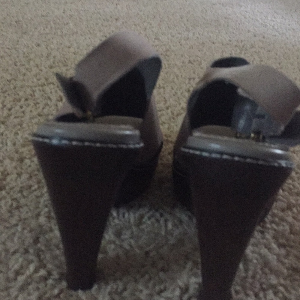 Platform sandals! - Picture 4 of 7